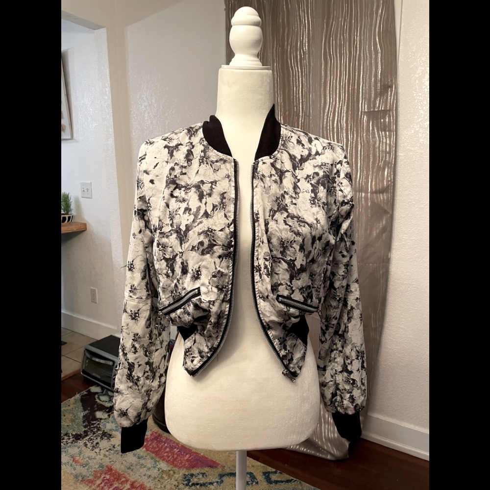 Flower bomber